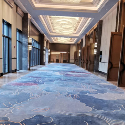 Modèle commercial abstrait Tapis à boutons à la main pour les chambres d'hôtel modernes