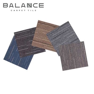Carreaux de tapis Pékin 50x50 Hôtel de luxe PP Jacquard Commercial Office plancher en PVC antidérapant
