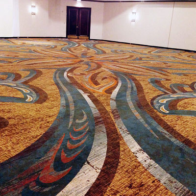 Tapis en laine d'hôtel dans le couloir, artisanal pour les espaces publics et les couloirs de l'hôtel