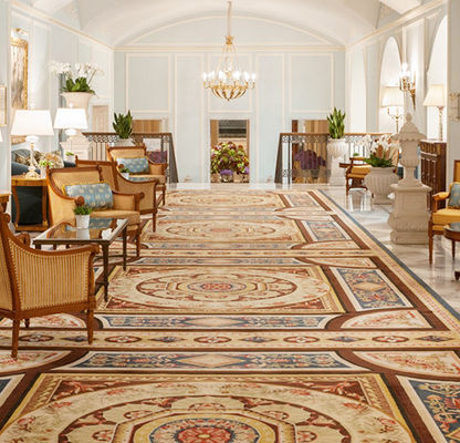 Tapis à motifs de luxe fabriqués à la machine pour les planchers de salles de banquet ignifuges dans les hôtels
