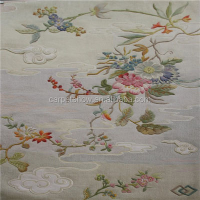 Ajoutez une touche de nature à votre maison avec notre tapis à motifs floraux sculptés à la main