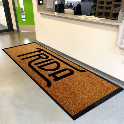 Tapis de gym en gazon synthétique à support en caoutchouc nitrile multifonctionnel avec impression sur mesure