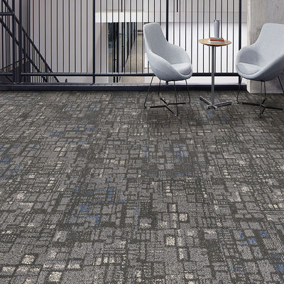 Résistance en PVC renforcée de fibres de verre 50x50 Carreaux modulaires de tapis de bureau pour commerciaux