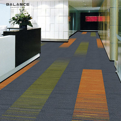Carreaux de moquette en PVC modulaires à support en PP 50x50 pour bureaux commerciaux Épaisseur totale 6,0 mm