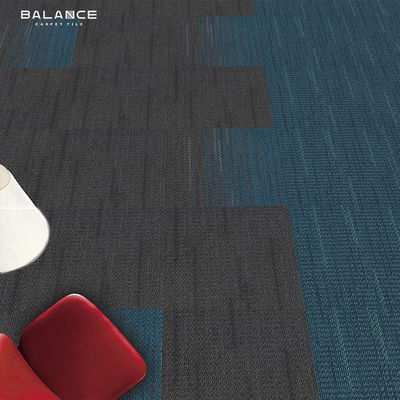 Carreaux de moquette en PVC modulaires à support en PP 50x50 pour bureaux commerciaux Épaisseur totale 6,0 mm