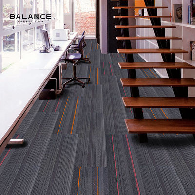 Carreaux de tapis carrés lavables insonorisés de style moderne pour des bureaux commerciaux 25X100