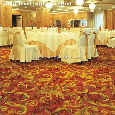 Couleur personnalisée Tapis imprimé en 100% nylon pour hôtels Salles de banquet Chambres à coucher PVC décoratif extérieur