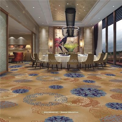 Couleur personnalisée Tapis imprimé en 100% nylon pour hôtels Salles de banquet Chambres à coucher PVC décoratif extérieur