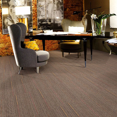 Salle de commerce Traffic élevé Pp Tapis 50*50 Plancher de bureau en jacquard Pièces de fond de tapis bibliothèque