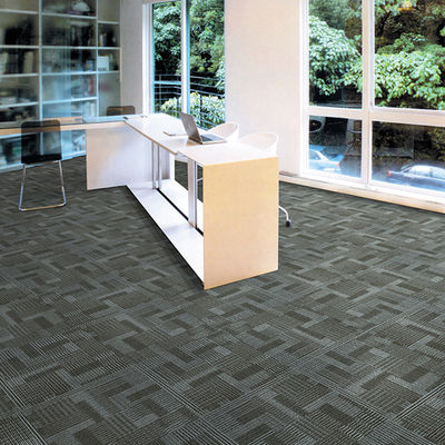 Salle de réunion modulaire résistante au feu bureau commercial Carreaux de tapis en nylon 50*50