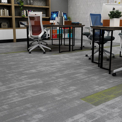 Carpet de haute qualité résistant à l'usure bureau amovible carreaux de sol modernes sûrs PVC carreaux de nylon épais