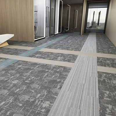 Puzzle personnalisé ignifuge design jacquard rayé plat carreaux de tapis de matériau en PP rembourré
