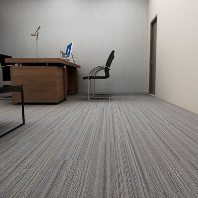 Puzzle personnalisé ignifuge design jacquard rayé plat carreaux de tapis de matériau en PP rembourré