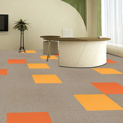 Tissé à la main, tapis de sol en vinyle fabriqués à la machine avec support de bitume commercial en PP rembourré
