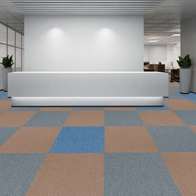 Tissé à la main, tapis de sol en vinyle fabriqués à la machine avec support de bitume commercial en PP rembourré
