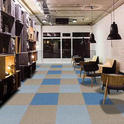 Tissé à la main, tapis de sol en vinyle fabriqués à la machine avec support de bitume commercial en PP rembourré