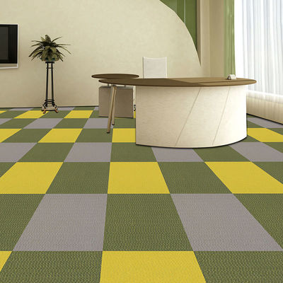Carpet de haute qualité en nylon PP carreaux commerciaux pour la décoration sur mesure chambre d'hôtel
