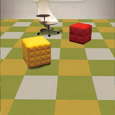 Carpet de haute qualité en nylon PP carreaux commerciaux pour la décoration sur mesure chambre d'hôtel