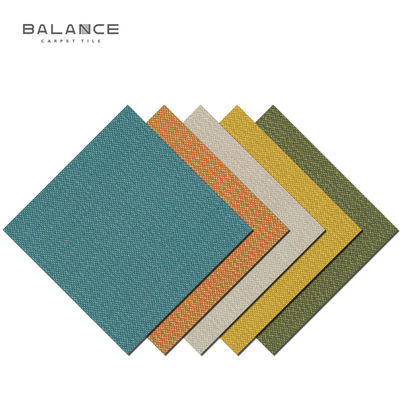Carpet de haute qualité en nylon PP carreaux commerciaux pour la décoration sur mesure chambre d'hôtel