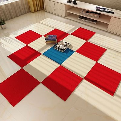 Épaisseur totale 9,5 mm Carreaux auto-adhésifs pour tapis central dans la chambre des enfants