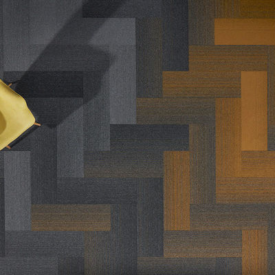 Carreaux de moquette résistant au feu et au son à pile moyenne pour les chambres commerciales dans les hôtels et les maisons