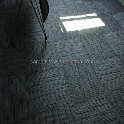 Commercialisation de carreaux modulaires en PVC 100% en polypropylène pour les planchers de prière de bureau