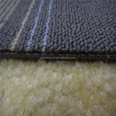 500mm*500mm PP Modulaire Carpet Carreaux de PVC de la machine de soutien Fabriqué Carpet pour la chambre à coucher