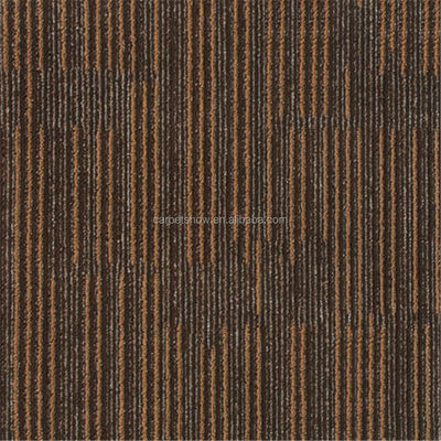 Carreaux de tapis d'exposition en polypropylène 50x50 pour revêtements de sol de bureaux et d'hôtels durables