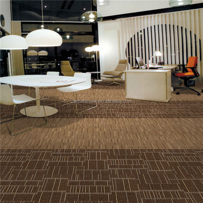 100% PP Stripe Design Office Carpet Tile BALANCE pour le secteur commercial de la Malaisie