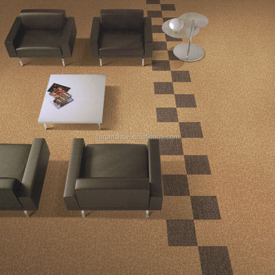Carreaux de moquette en PVC de surface en PP décoratif pour des bureaux commerciaux