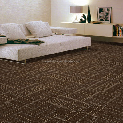 460 g/m2 Poids de la pile 100% carreaux de moquette en PP à rayures pour projets hôteliers de bureaux