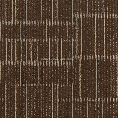 460 g/m2 Poids de la pile 100% carreaux de moquette en PP à rayures pour projets hôteliers de bureaux