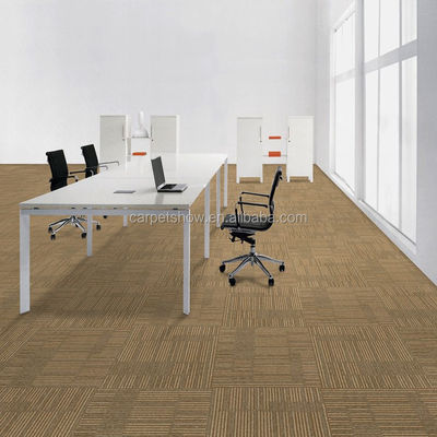 Carreaux de tapis de bureau modernes en PP à 50*50 cm avec une belle couleur