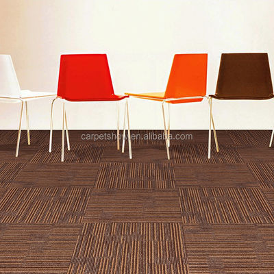 Carreaux de tapis de bureau modernes en PP à 50*50 cm avec une belle couleur