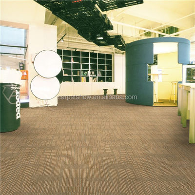 Carreaux en polypropylène résistant à l'usure de 50x50 cm avec support en PVC