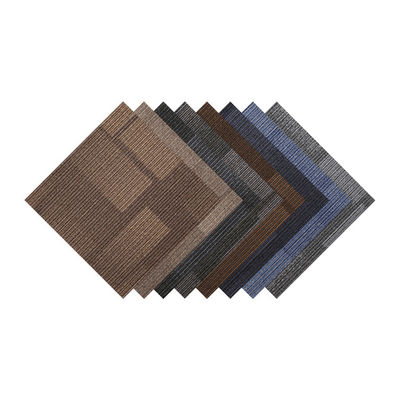 Exposition d'équilibre Carreaux de moquette commerciaux avec installation monolithique ou quart tourné
