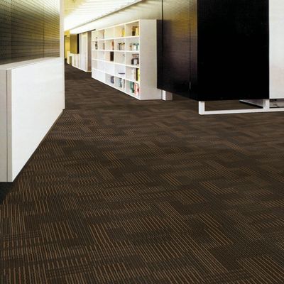 Hôtel moderne 100x100 carreaux de tapis en PVC avec chambre pour adolescents et poids de pile 520g/m2