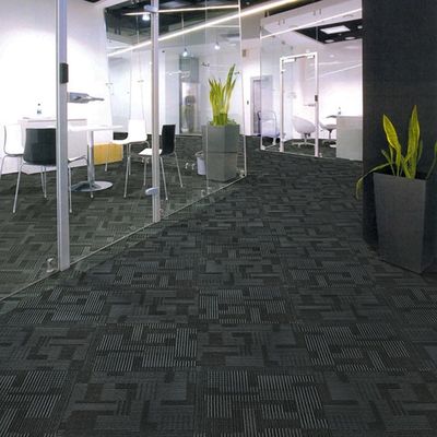 Hôtel moderne 100x100 carreaux de tapis en PVC avec chambre pour adolescents et poids de pile 520g/m2