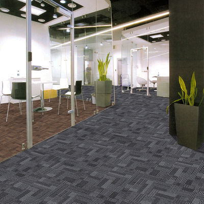 Hôtel moderne 100x100 carreaux de tapis en PVC avec chambre pour adolescents et poids de pile 520g/m2