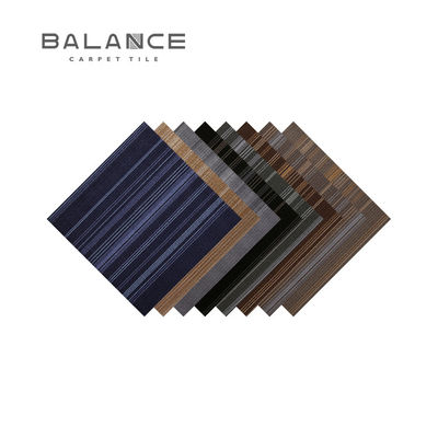 Carreaux de tapis de chambre en planche à rayures 100% polypropylène