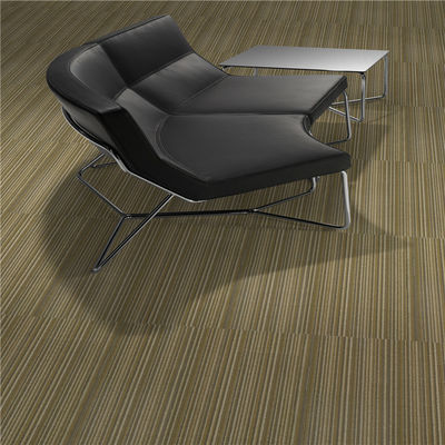 50x50cm carreaux de tapis en PP pour bureau hôtel maison plancher de chambre à coucher en bande