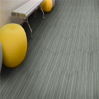 50x50cm carreaux de tapis en PP pour bureau hôtel maison plancher de chambre à coucher en bande
