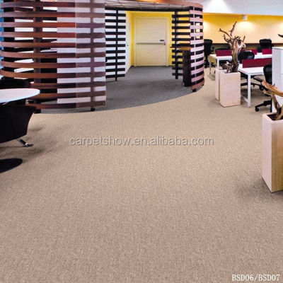 Carreaux de bureau en PP brun clair avec support en PVC et fibre de verre