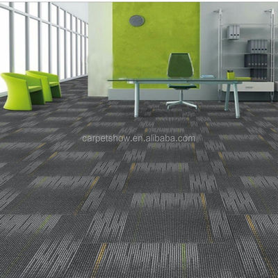 Carreaux de bureau modulaires en nylon de 100 cm avec hauteur de pile de 4,5 mm pour espaces commerciaux