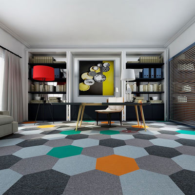 550 g/m2 Poids de pile Bureau Carreaux de tapis décoratifs en nylon de forme hexagonale pour plancher