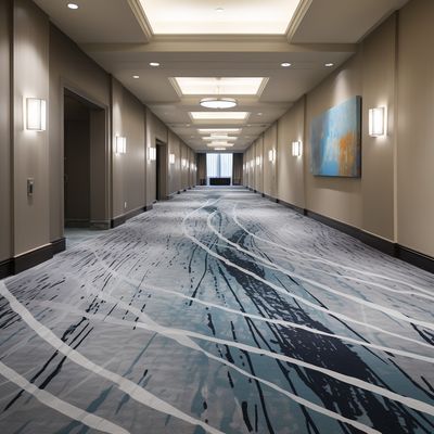 Tapis d'hôtel Axminster antidérapant avec traitement ignifuge et motif abstrait