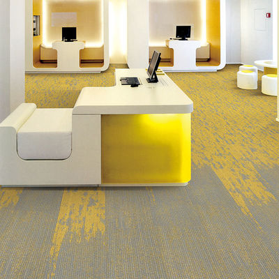 Carreaux de tapis commerciaux de bureau en PVC carré pour le camping