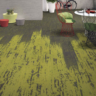 Carreaux de tapis commerciaux de bureau en PVC carré pour le camping