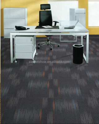 5.0 mm Épaisseur totale Carreaux de sol à motifs en bois en nylon pour les surfaces carrées