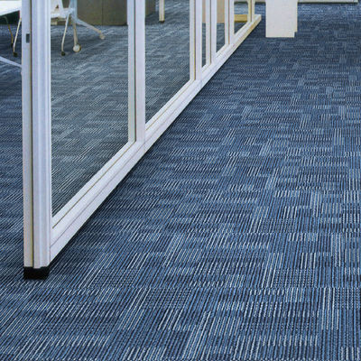 4500g/m2 -3% du poids total carré PVC carpet ignifuge carreaux de fils pour la décoration intérieure